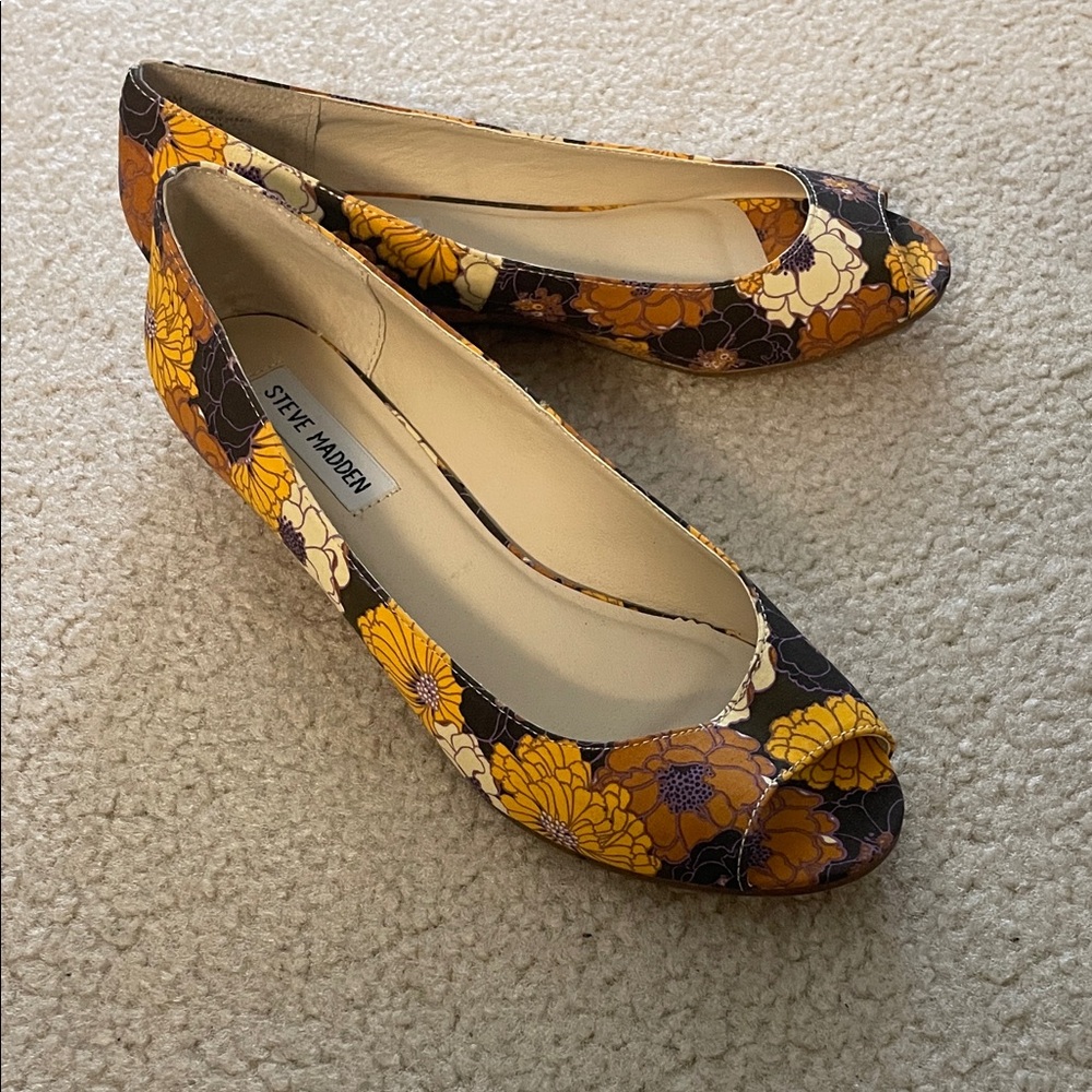 Steve Madden Floral Peep-Toe Wedges, Size 7.5M NWOT